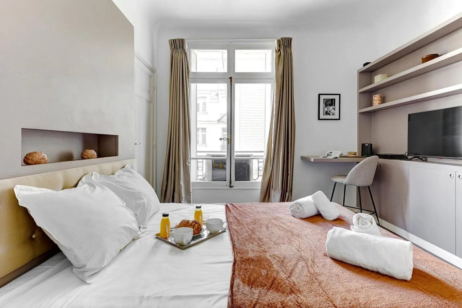 376 Suite Crillon - Superbe Appartement A París 0*,  Francia
